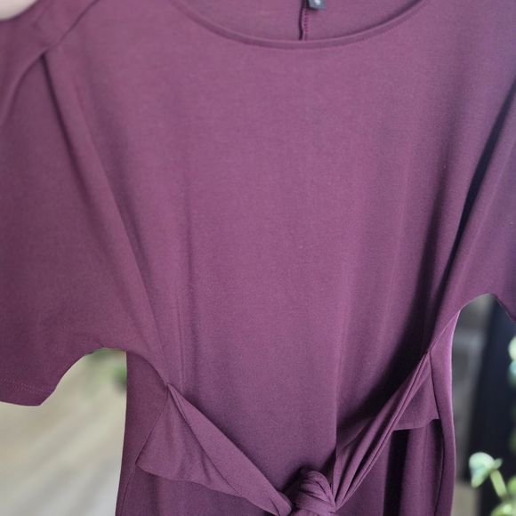 Express Women's Burgundy Top - Picture 4 of 5
